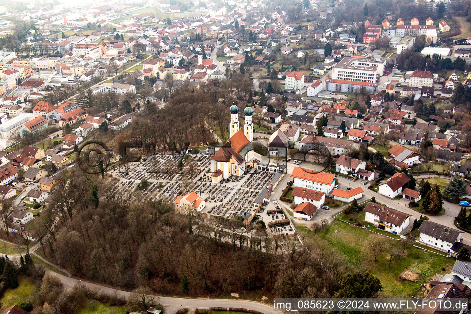 Église de pèlerinage du Gartlberg à Pfarrkirchen dans le département Bavière, Allemagne vue d'en haut