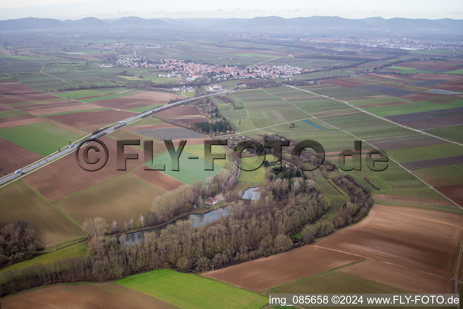 Vue oblique de Insheim dans le département Rhénanie-Palatinat, Allemagne