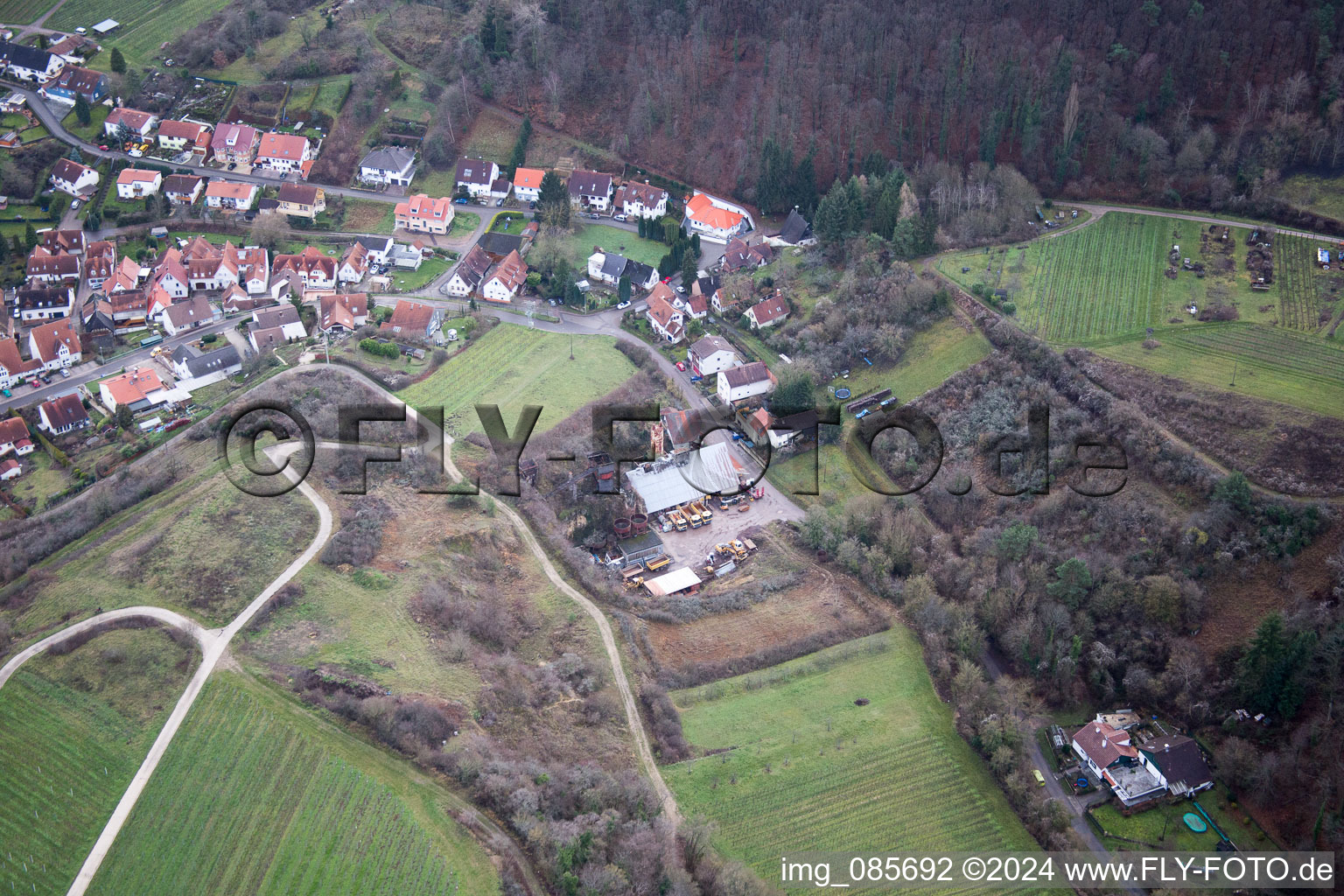 Vue aérienne de Waldstr. à le quartier Gleishorbach in Gleiszellen-Gleishorbach dans le département Rhénanie-Palatinat, Allemagne