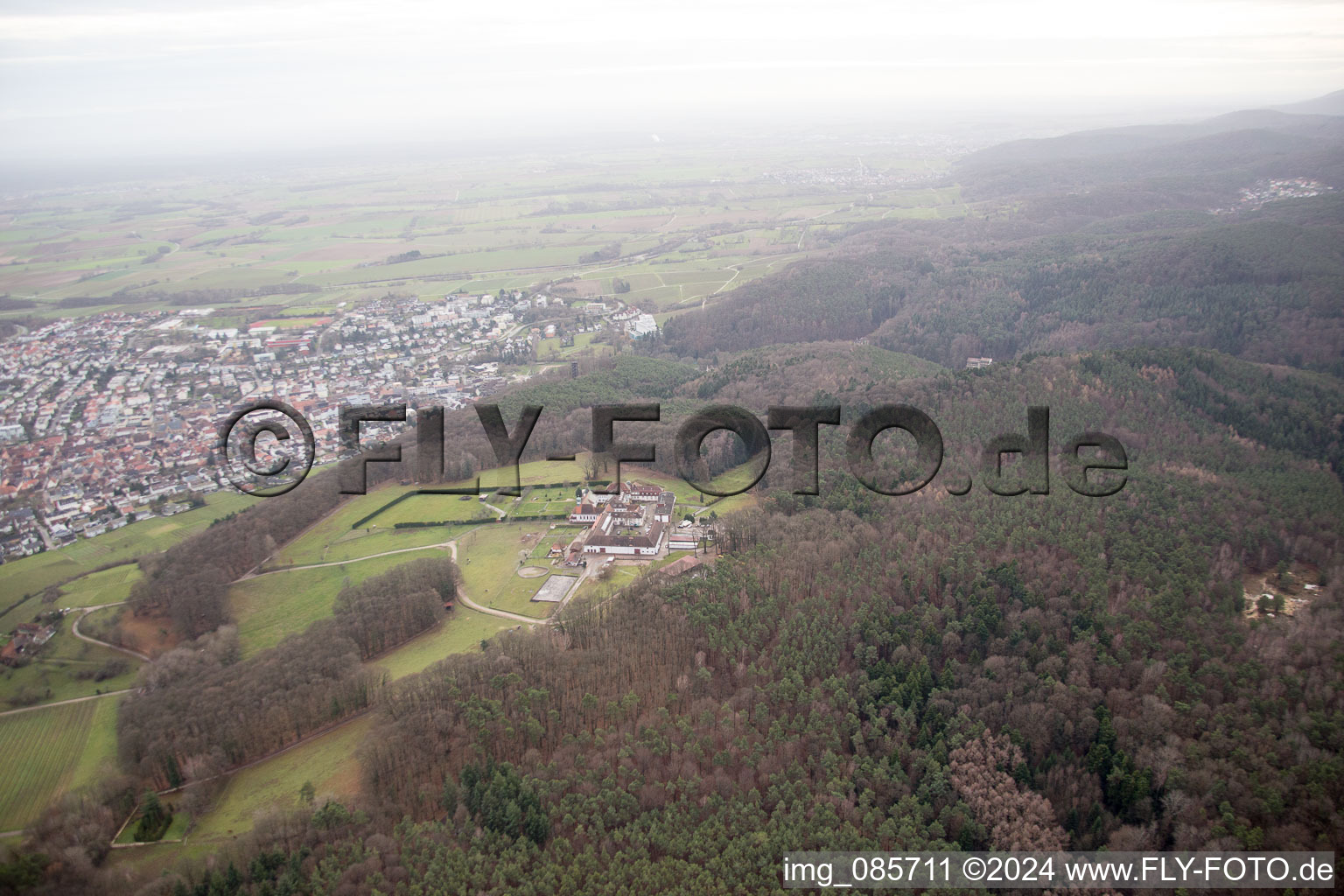 Bad Bergzabern dans le département Rhénanie-Palatinat, Allemagne d'un drone