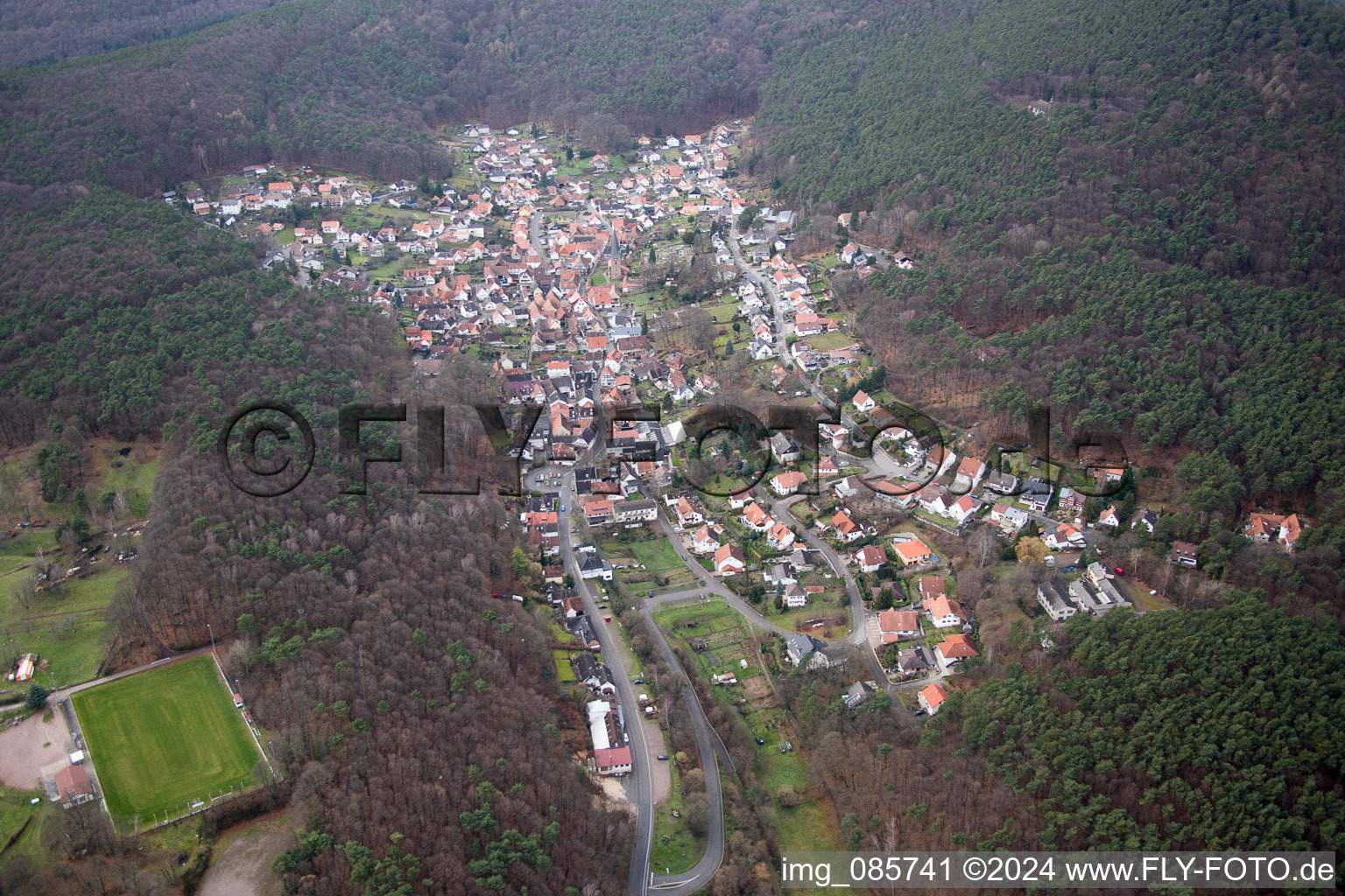 Vue oblique de Dörrenbach dans le département Rhénanie-Palatinat, Allemagne