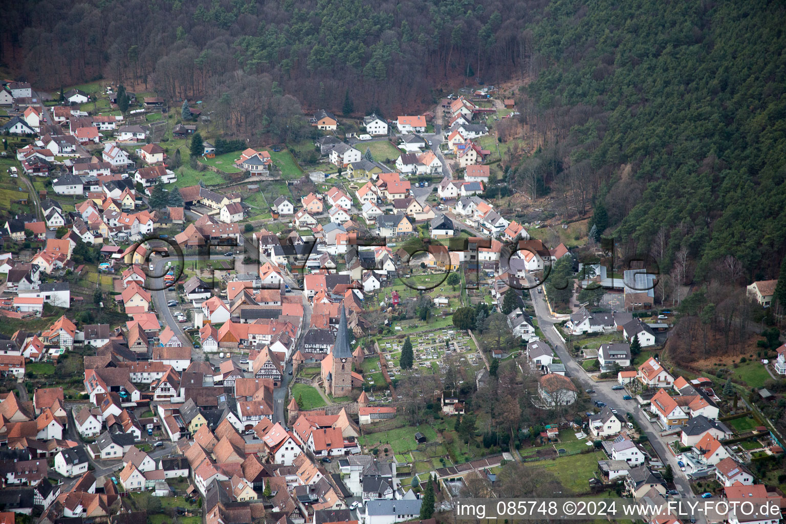 Enregistrement par drone de Dörrenbach dans le département Rhénanie-Palatinat, Allemagne