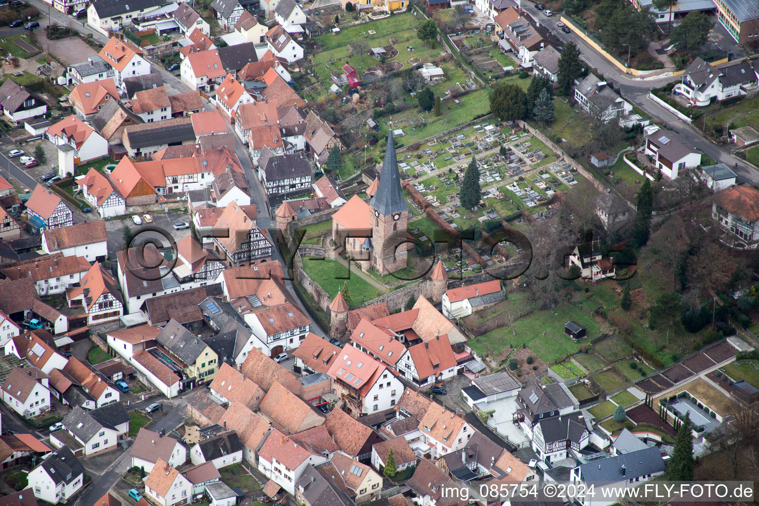 Dörrenbach dans le département Rhénanie-Palatinat, Allemagne vu d'un drone