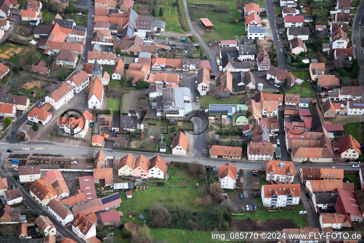 Vue oblique de Oberotterbach dans le département Rhénanie-Palatinat, Allemagne