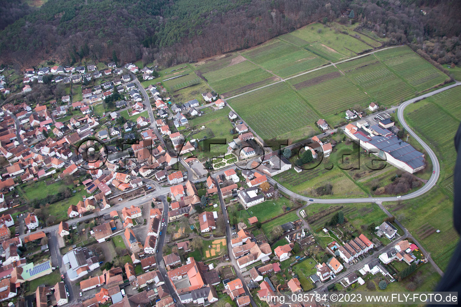 Oberotterbach dans le département Rhénanie-Palatinat, Allemagne d'un drone