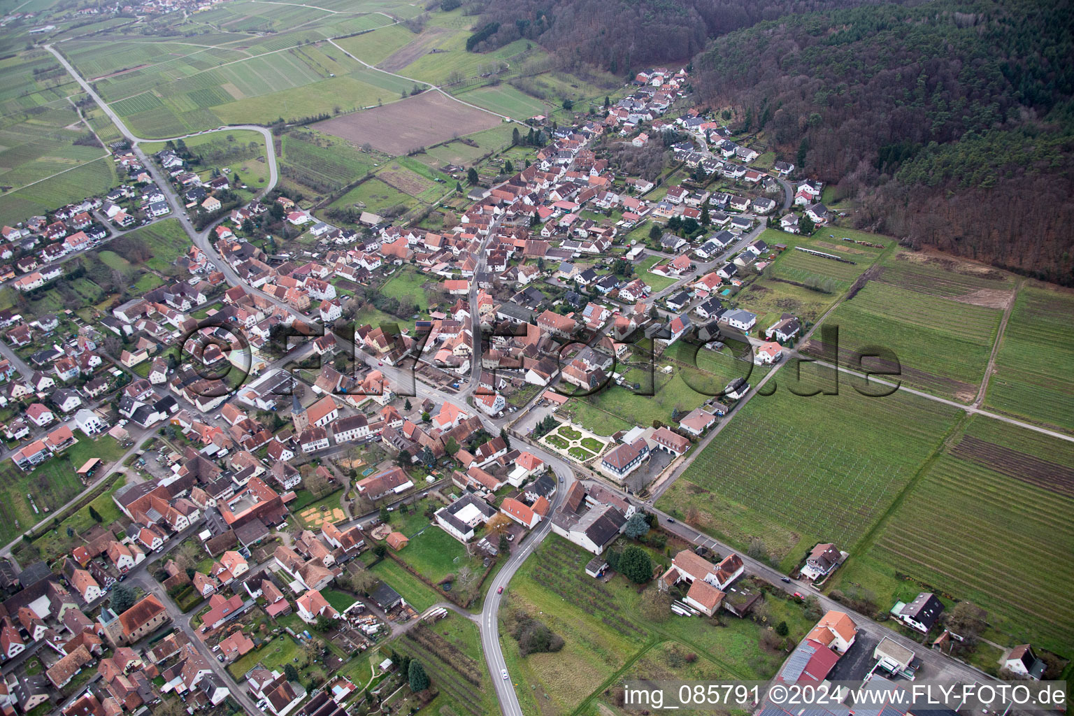 Vue oblique de Oberotterbach dans le département Rhénanie-Palatinat, Allemagne