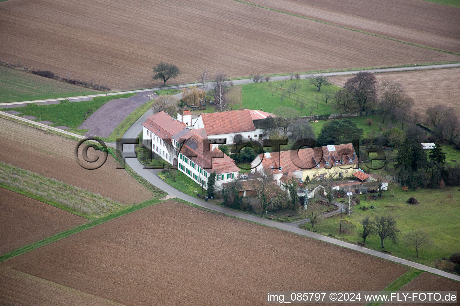 Enregistrement par drone de Atelier pour résidences-services Atelier pour talents cachés à but non lucratif GmbH à Haftelhof à le quartier Haftelhof in Schweighofen dans le département Rhénanie-Palatinat, Allemagne