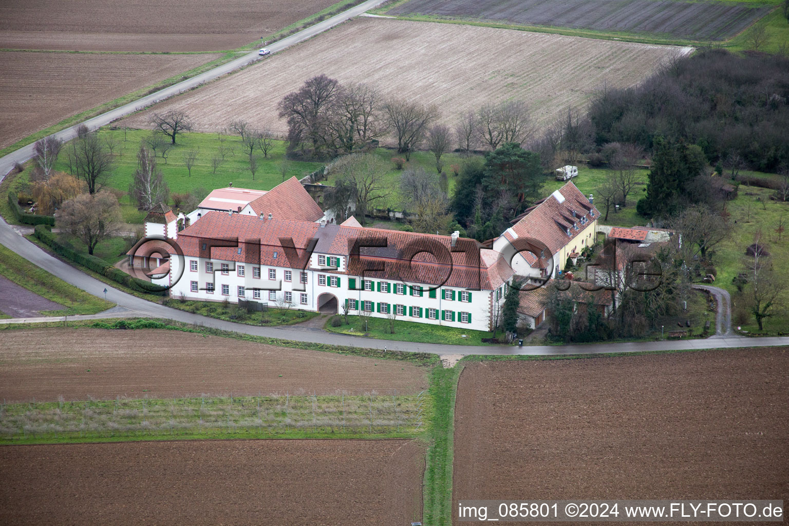 Atelier pour résidences-services Atelier pour talents cachés à but non lucratif GmbH à Haftelhof à le quartier Haftelhof in Schweighofen dans le département Rhénanie-Palatinat, Allemagne d'un drone