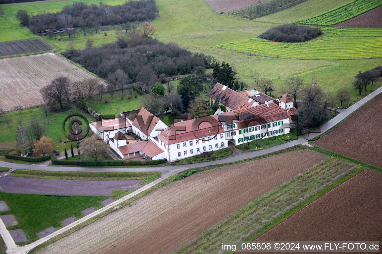 Vue oblique de Atelier pour résidences-services Atelier pour talents cachés à but non lucratif GmbH à Haftelhof à le quartier Haftelhof in Schweighofen dans le département Rhénanie-Palatinat, Allemagne