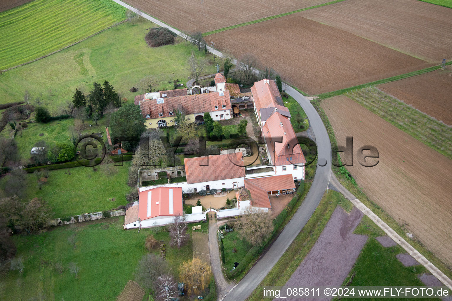 Vue d'oiseau de Atelier pour résidences-services Atelier pour talents cachés à but non lucratif GmbH à Haftelhof à le quartier Haftelhof in Schweighofen dans le département Rhénanie-Palatinat, Allemagne