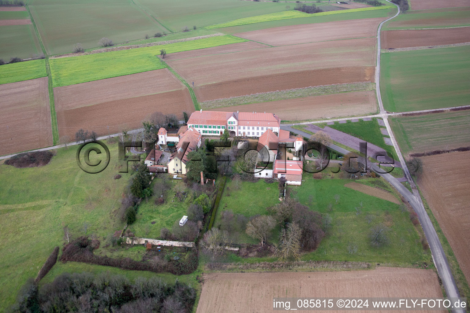 Atelier pour résidences-services Atelier pour talents cachés à but non lucratif GmbH à Haftelhof à le quartier Haftelhof in Schweighofen dans le département Rhénanie-Palatinat, Allemagne du point de vue du drone