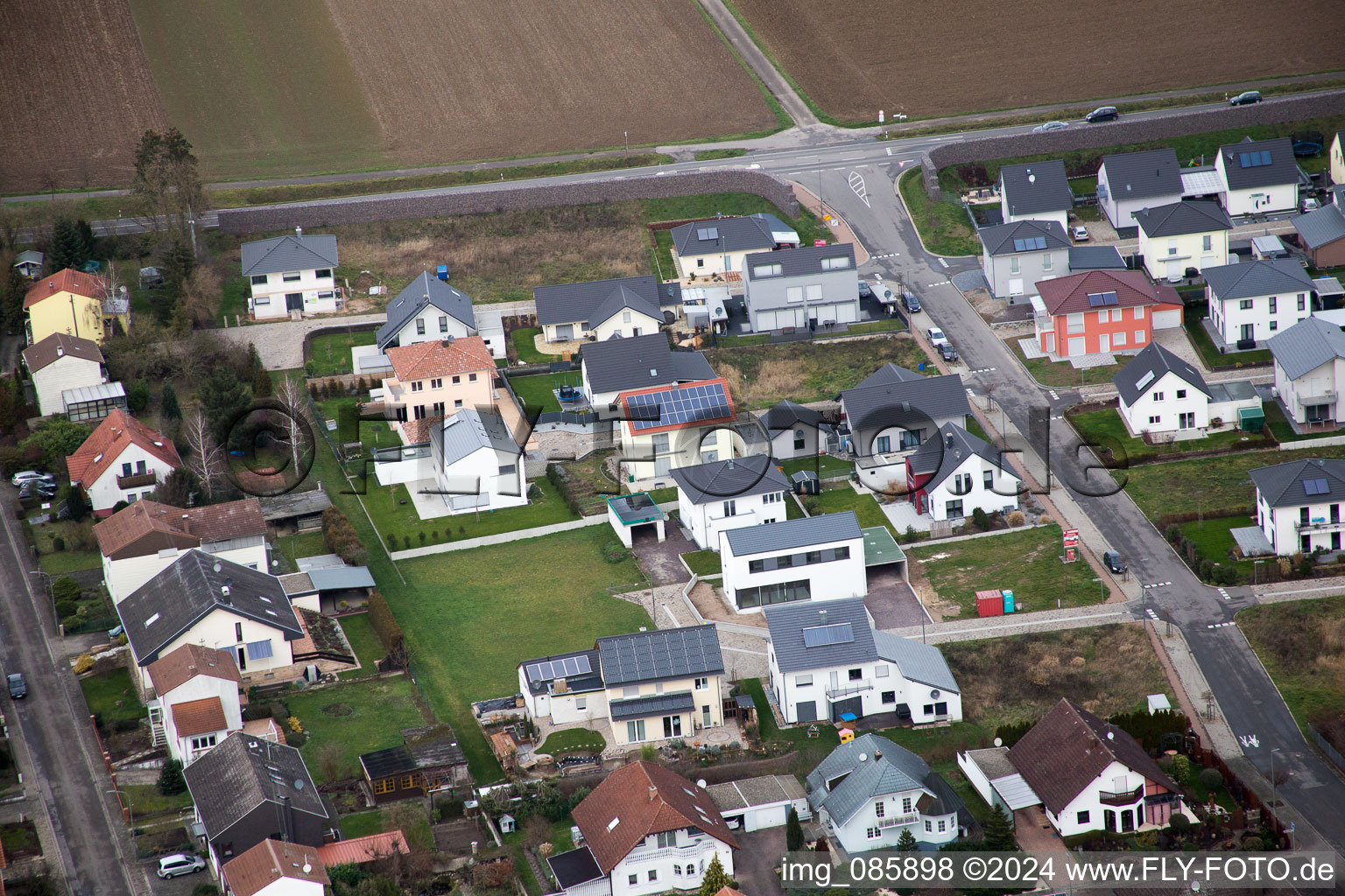 Minfeld dans le département Rhénanie-Palatinat, Allemagne depuis l'avion