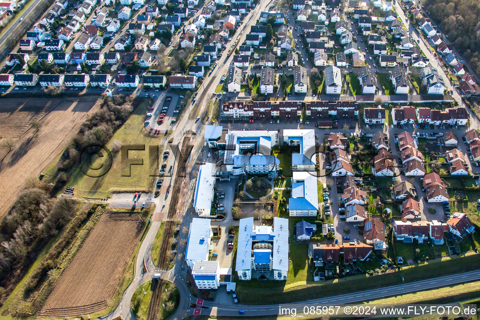 Vue aérienne de Rösselsbrünnle depuis le nord à le quartier Mörsch in Rheinstetten dans le département Bade-Wurtemberg, Allemagne