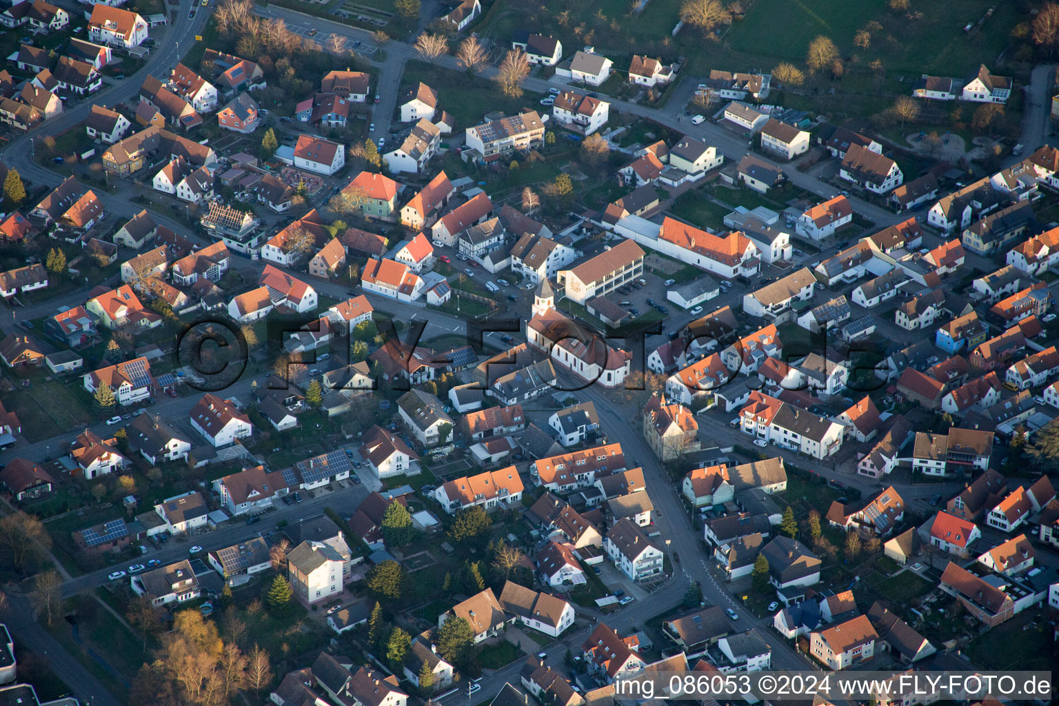 Vue aérienne de Vue locale à le quartier Illingen in Elchesheim-Illingen dans le département Bade-Wurtemberg, Allemagne