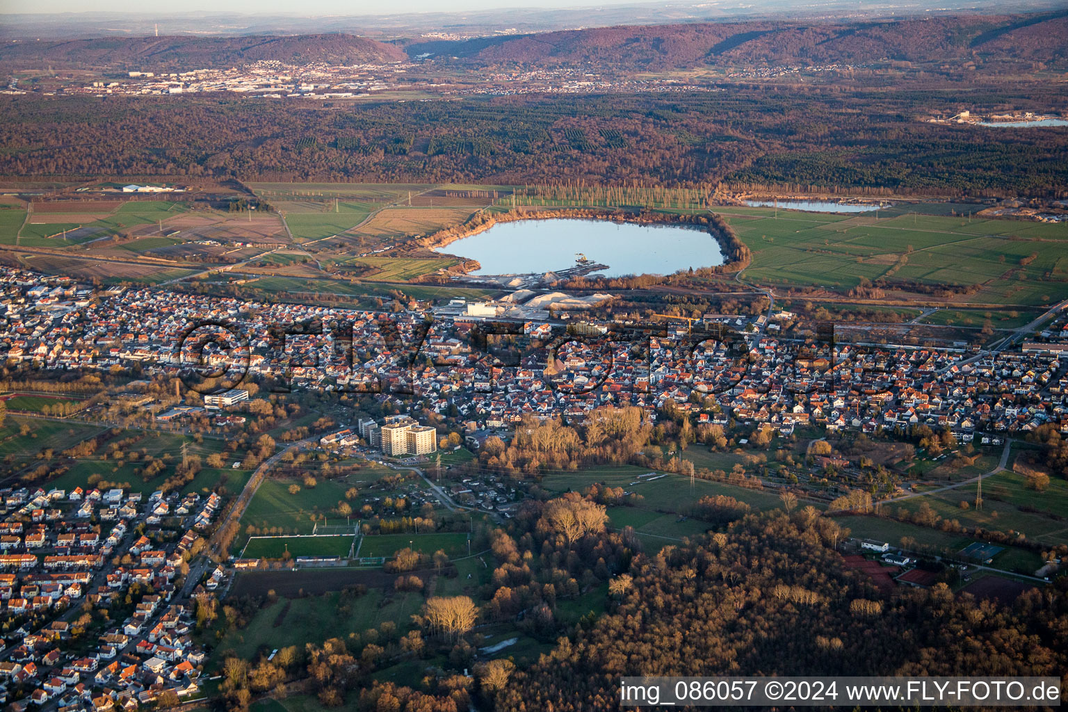 Vue aérienne de De l'ouest à Durmersheim dans le département Bade-Wurtemberg, Allemagne