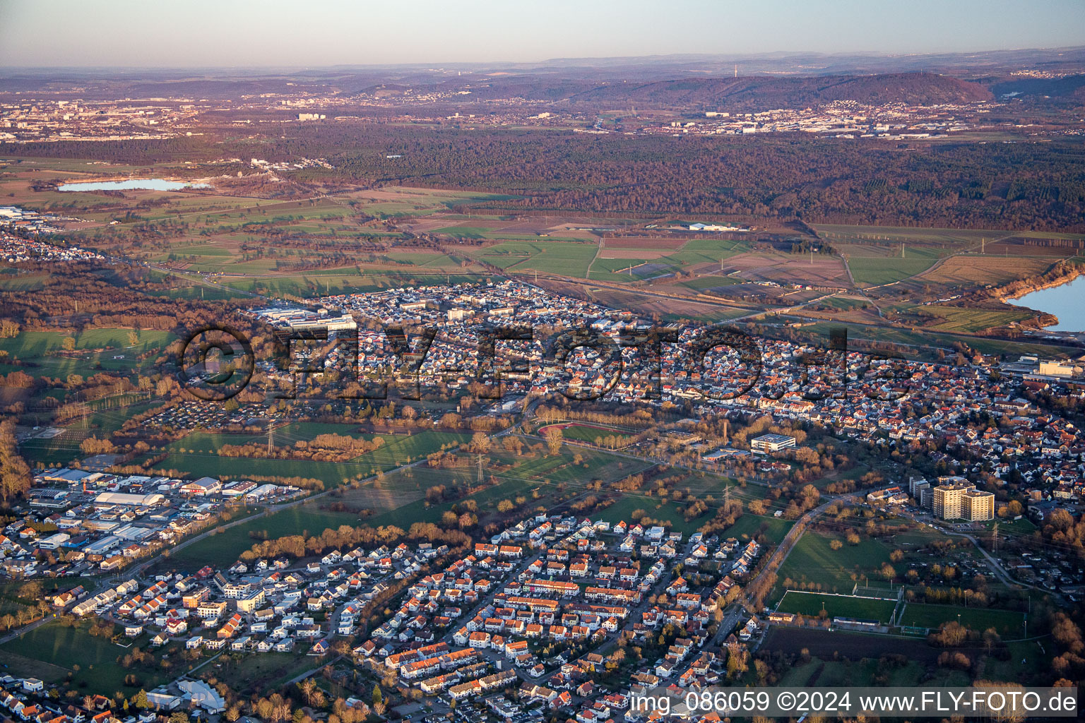 Vue aérienne de Et Würmesheim à Durmersheim dans le département Bade-Wurtemberg, Allemagne