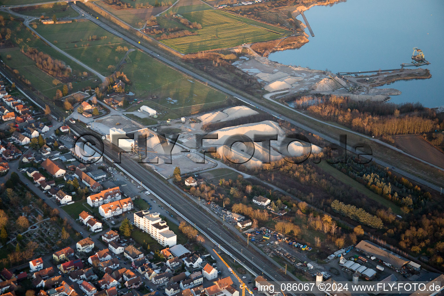 Vue aérienne de Travaux de gravier Wilhem Stürmlinger & Söhne à Durmersheim dans le département Bade-Wurtemberg, Allemagne