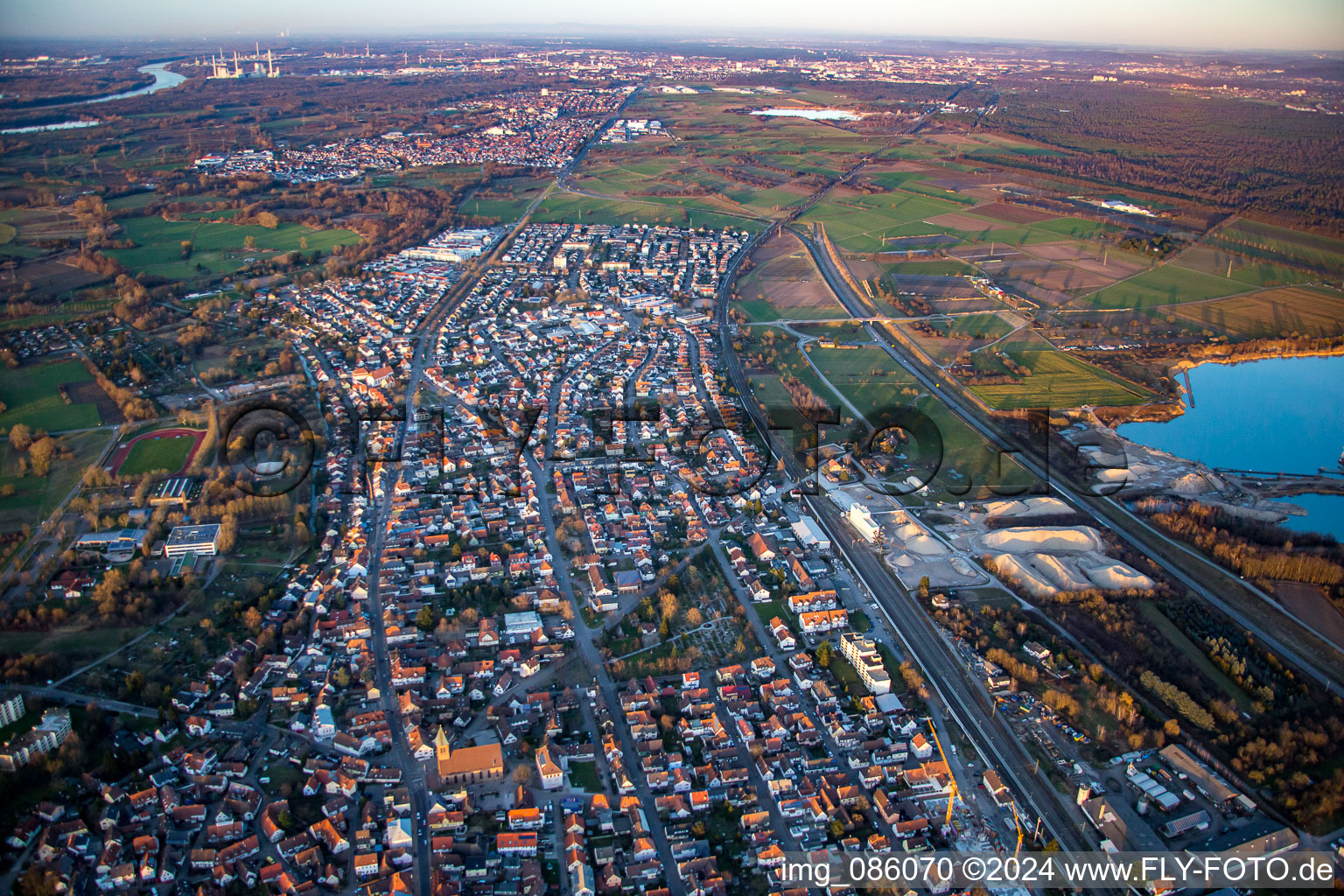 Vue aérienne de Nord à Durmersheim dans le département Bade-Wurtemberg, Allemagne