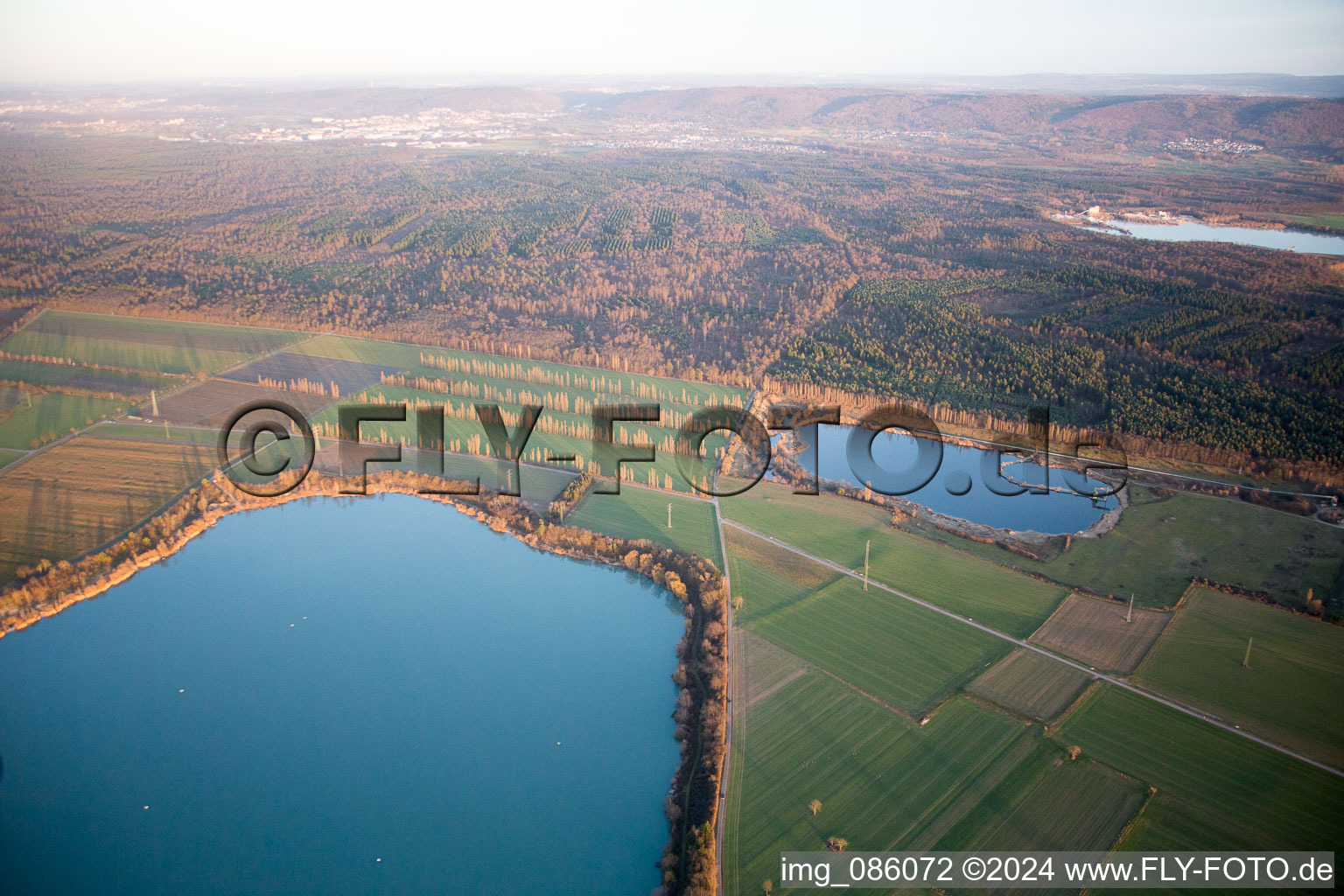 Vue aérienne de Gravière à Hardtwald à Durmersheim dans le département Bade-Wurtemberg, Allemagne