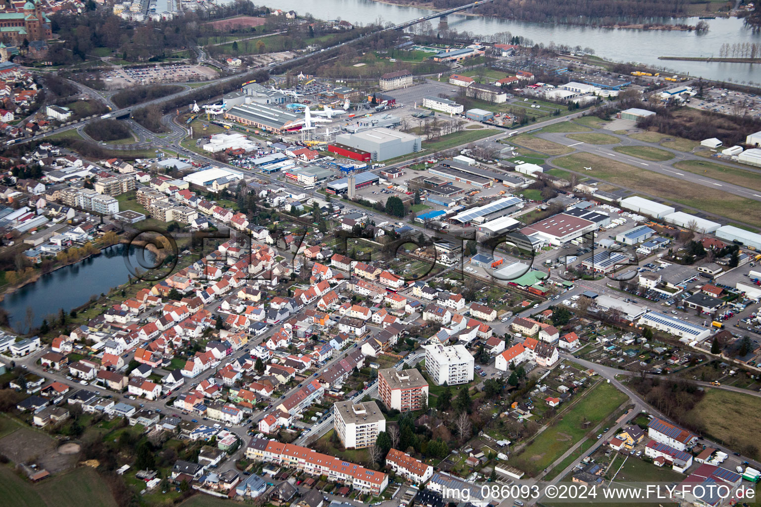 Speyer dans le département Rhénanie-Palatinat, Allemagne vue du ciel