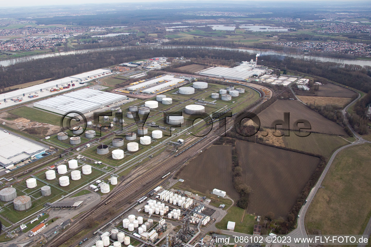 Vue aérienne de Zone industrielle à l'aéroport à Speyer dans le département Rhénanie-Palatinat, Allemagne