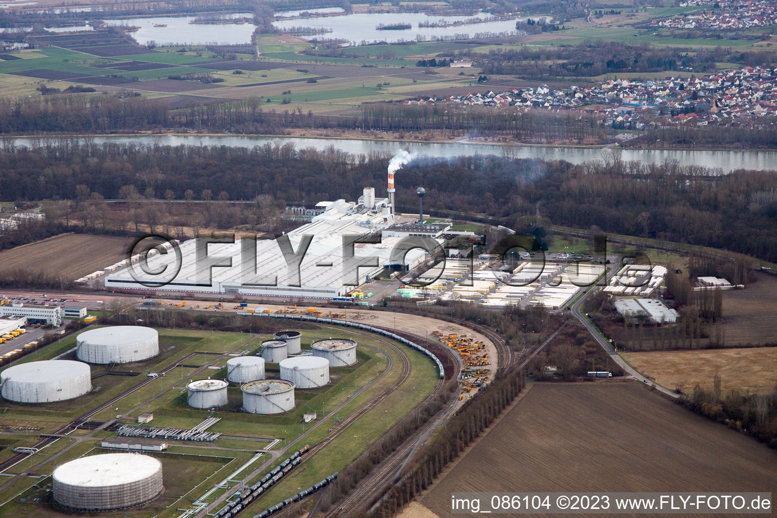 Photographie aérienne de Zone industrielle à l'aéroport à Speyer dans le département Rhénanie-Palatinat, Allemagne