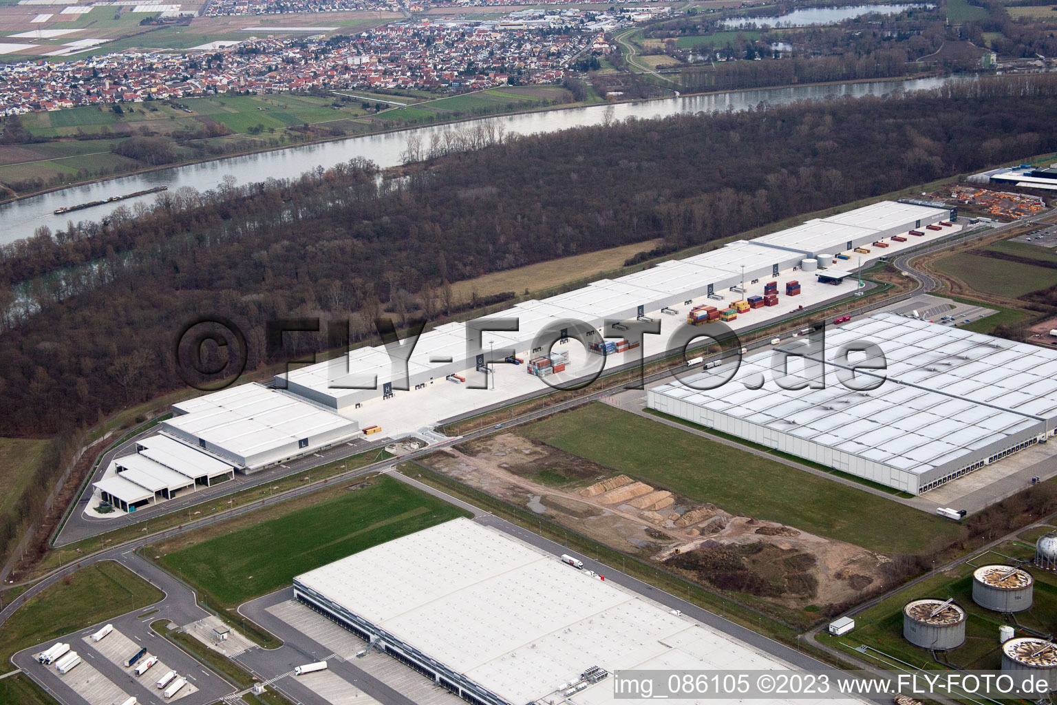 Vue oblique de Zone industrielle à l'aéroport à Speyer dans le département Rhénanie-Palatinat, Allemagne