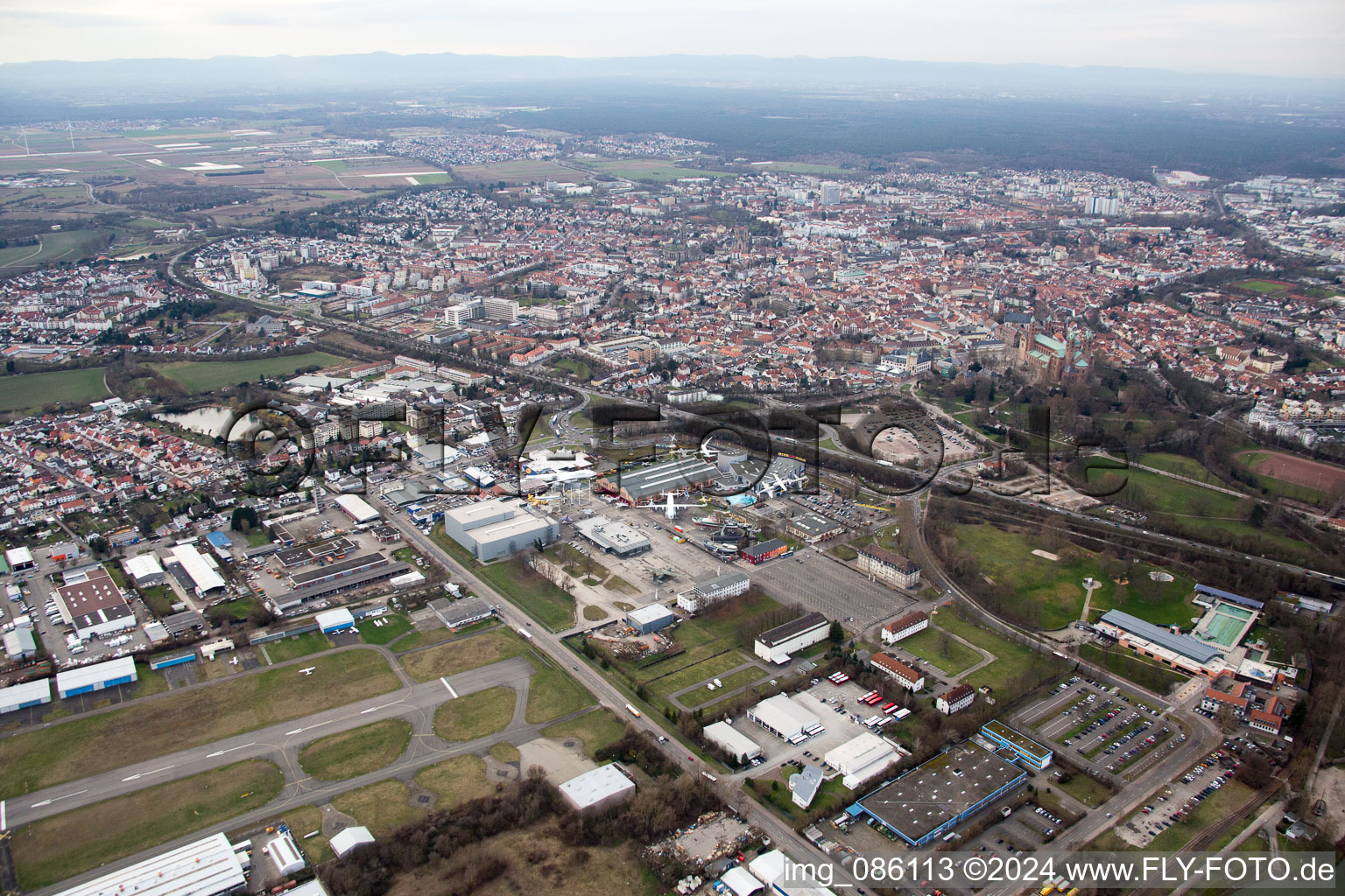 Speyer dans le département Rhénanie-Palatinat, Allemagne d'un drone