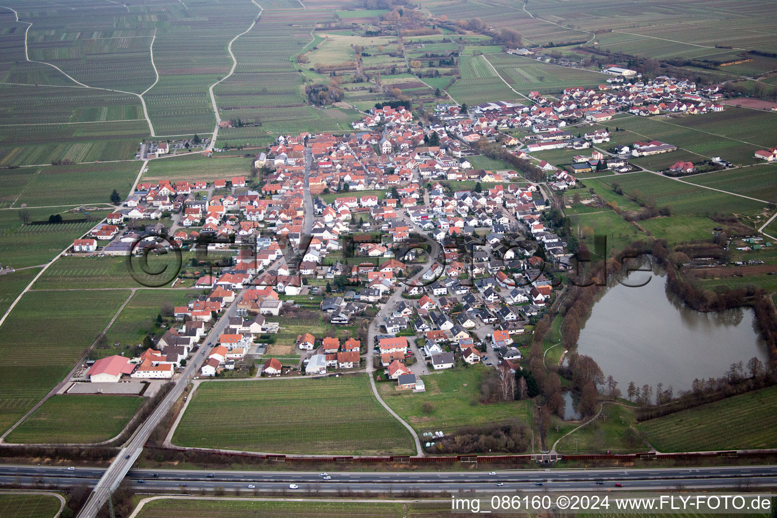 Enregistrement par drone de Kirrweiler dans le département Rhénanie-Palatinat, Allemagne