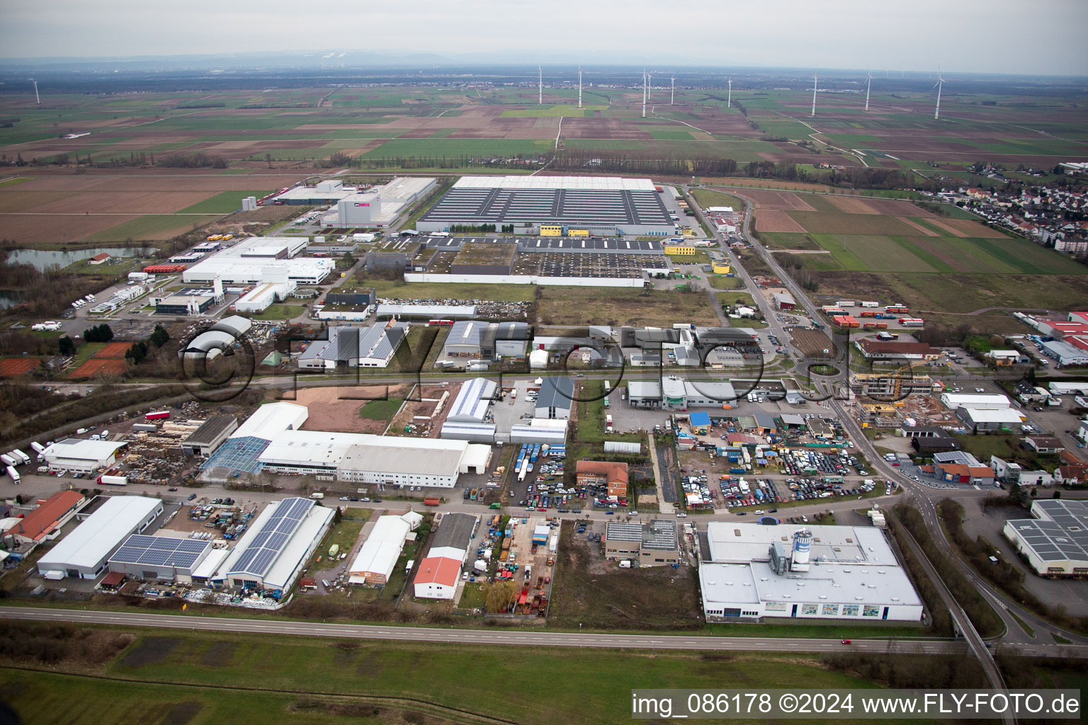 Offenbach an der Queich dans le département Rhénanie-Palatinat, Allemagne vue du ciel