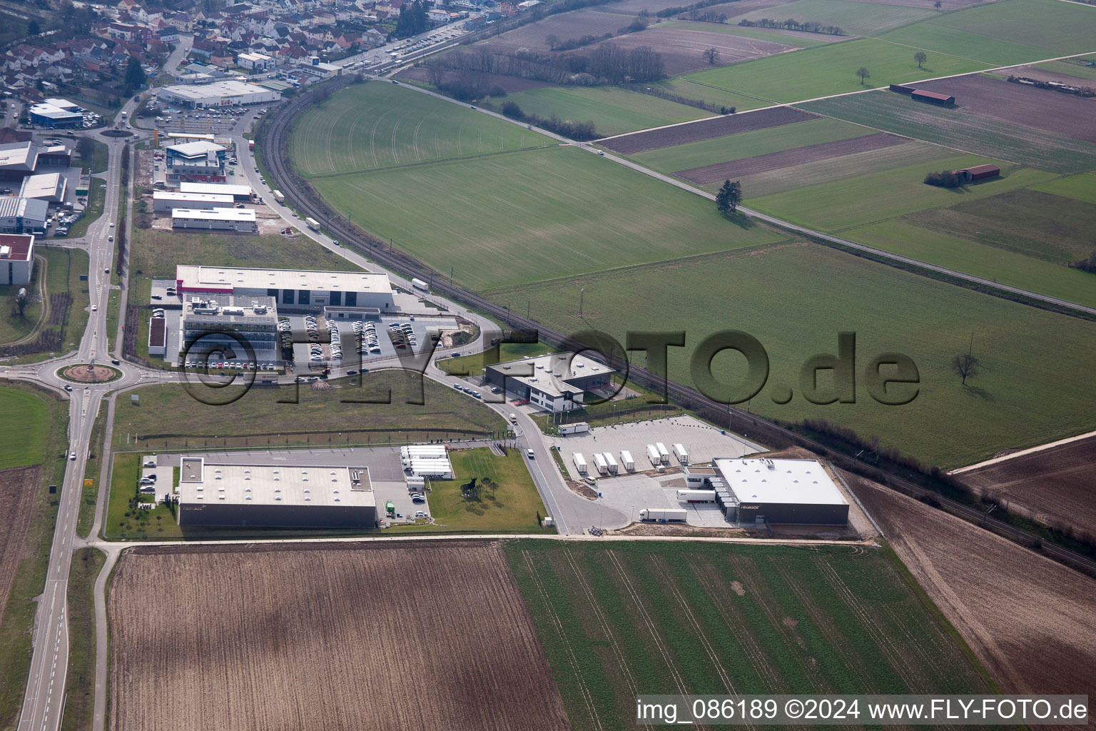 Vue d'oiseau de Rülzheim dans le département Rhénanie-Palatinat, Allemagne