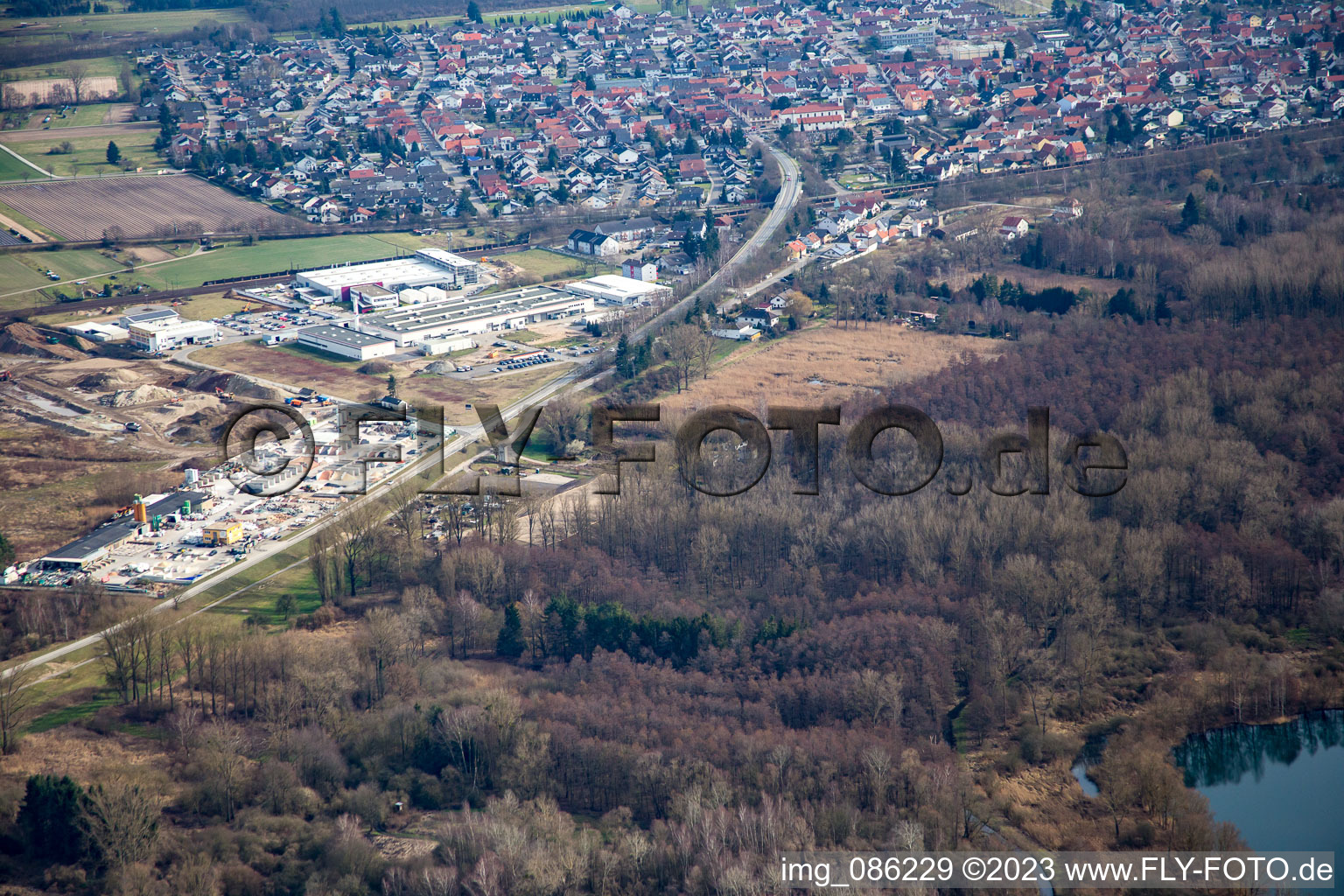 Vue oblique de Gravier de jardin à le quartier Neudorf in Graben-Neudorf dans le département Bade-Wurtemberg, Allemagne