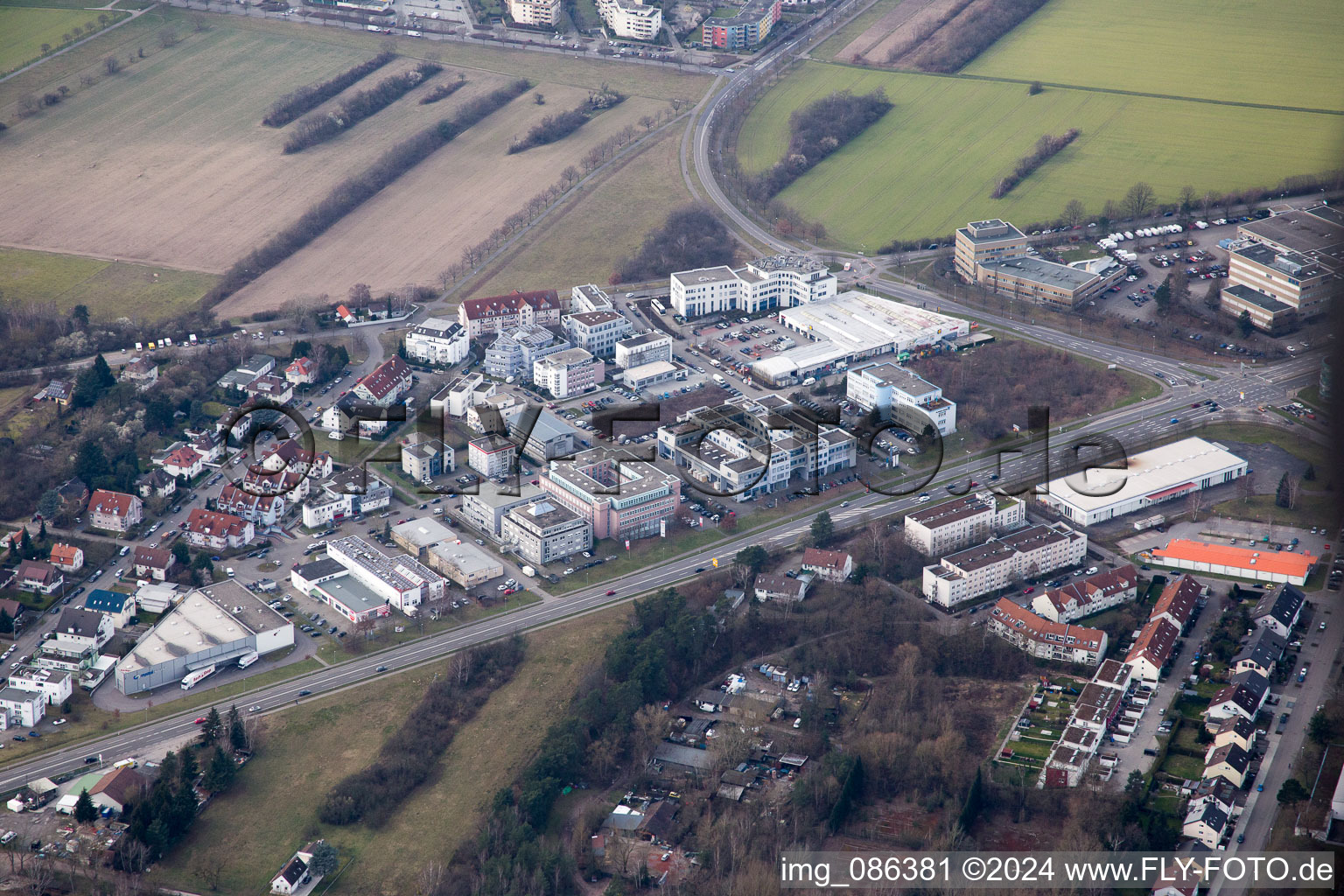 Vue aérienne de Au champ de sable à le quartier Neureut in Karlsruhe dans le département Bade-Wurtemberg, Allemagne