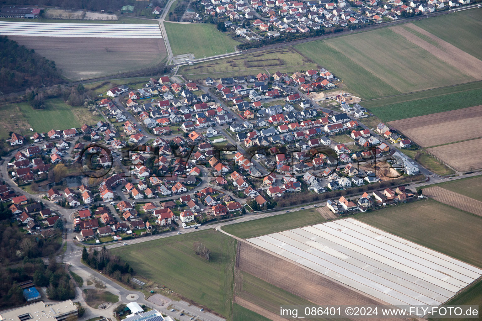 Vue aérienne de Rheinzabern dans le département Rhénanie-Palatinat, Allemagne