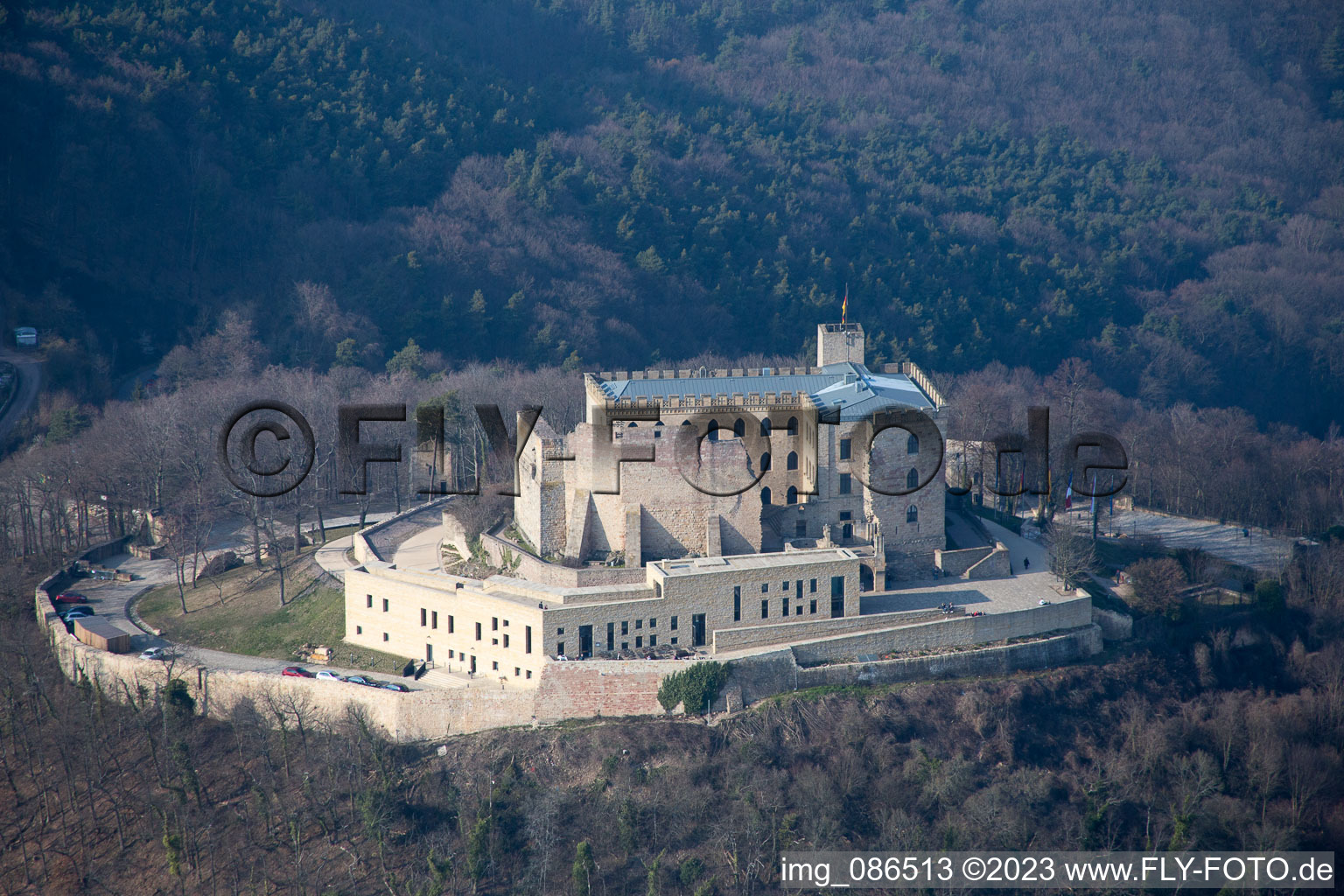 Vue aérienne de Château de Hambach à le quartier Diedesfeld in Neustadt an der Weinstraße dans le département Rhénanie-Palatinat, Allemagne