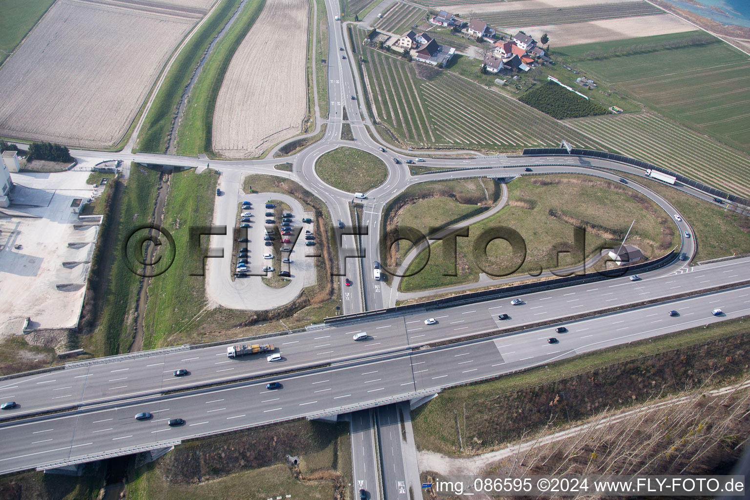 Vue aérienne de Sortie autoroute A5 à le quartier Gamshurst in Achern dans le département Bade-Wurtemberg, Allemagne