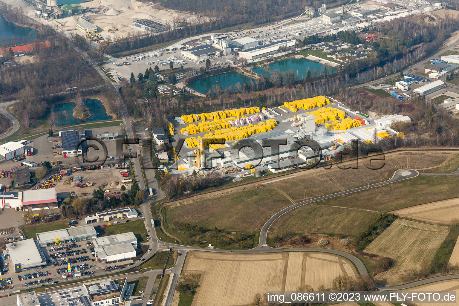 Vue aérienne de Sites de l'usine Xella Deutschland GmbH à le quartier Freistett in Rheinau dans le département Bade-Wurtemberg, Allemagne