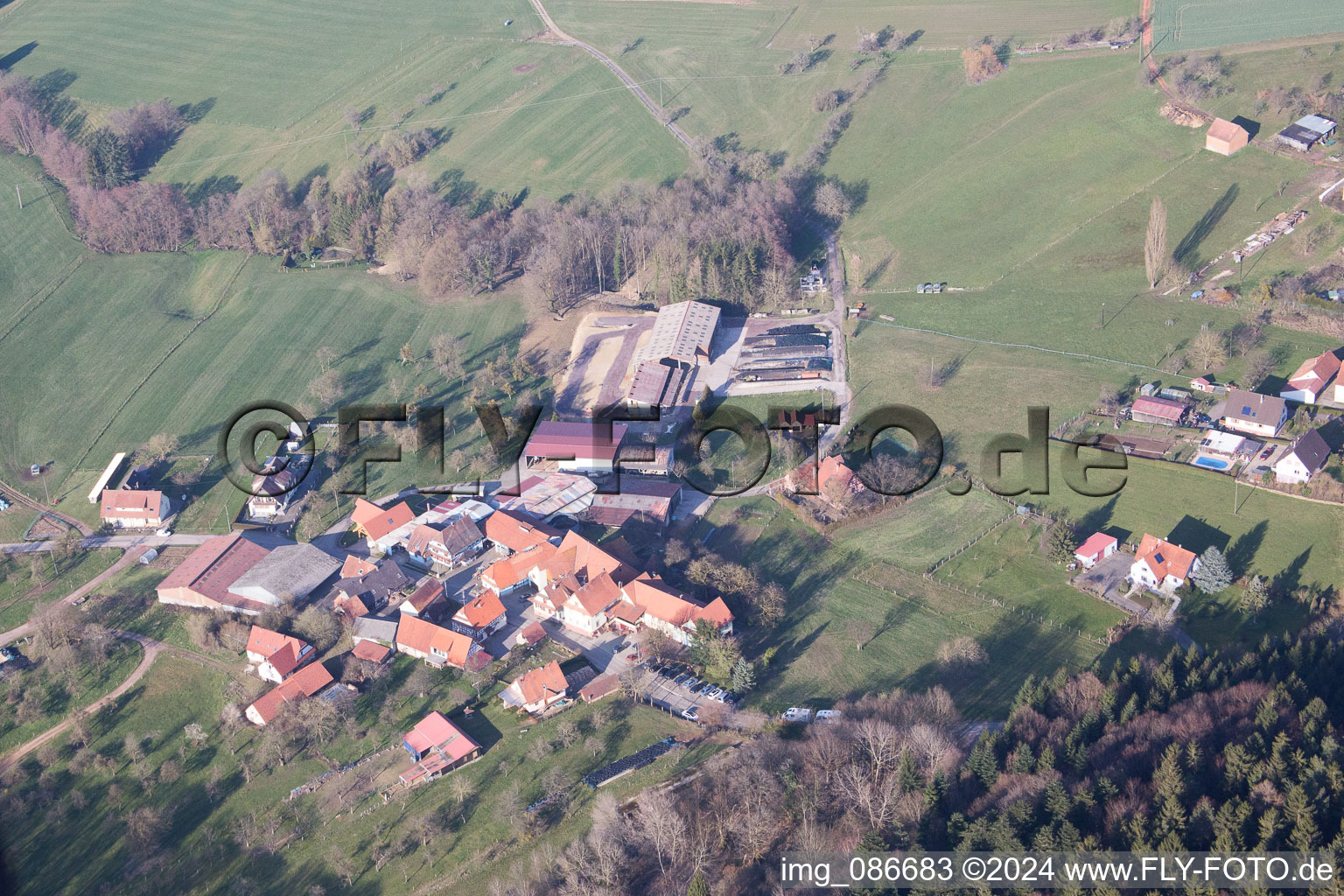 Lembach dans le département Bas Rhin, France vue d'en haut