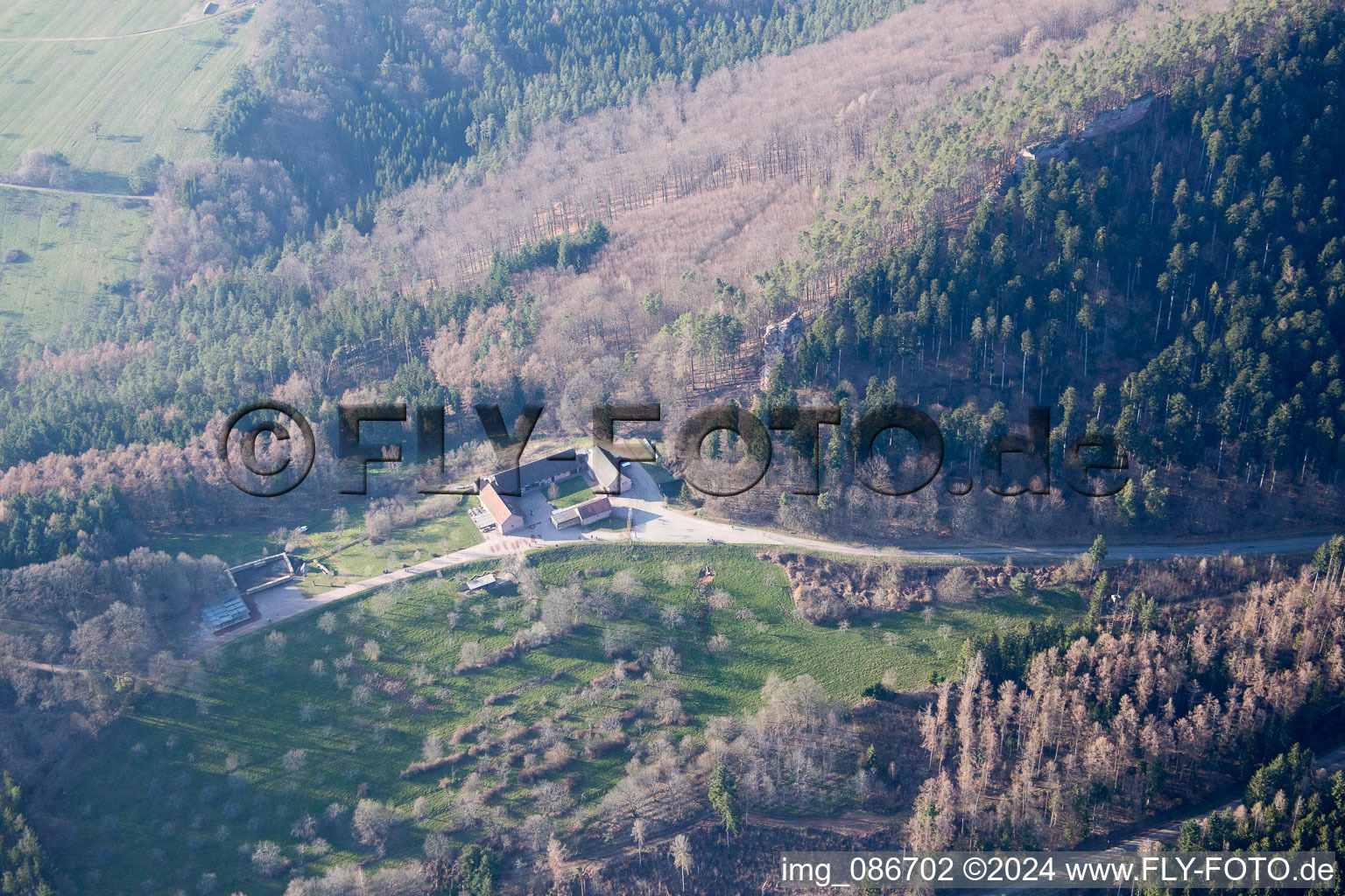 Image drone de Gimbelhof à Wingen dans le département Bas Rhin, France