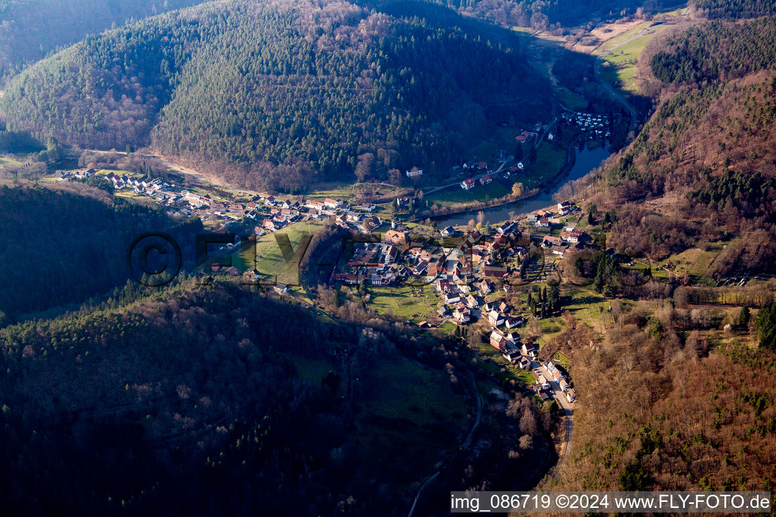 Vue aérienne de Schönau dans le département Rhénanie-Palatinat, Allemagne