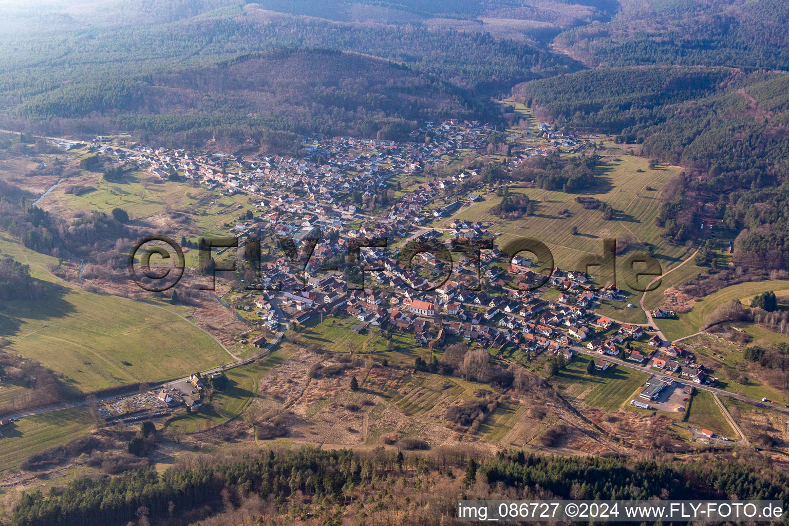 Photographie aérienne de Fischbach bei Dahn dans le département Rhénanie-Palatinat, Allemagne