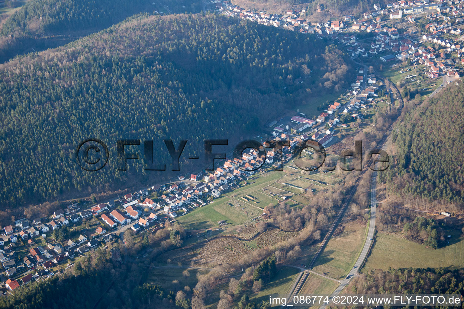 Vue oblique de Hinterweidenthal dans le département Rhénanie-Palatinat, Allemagne