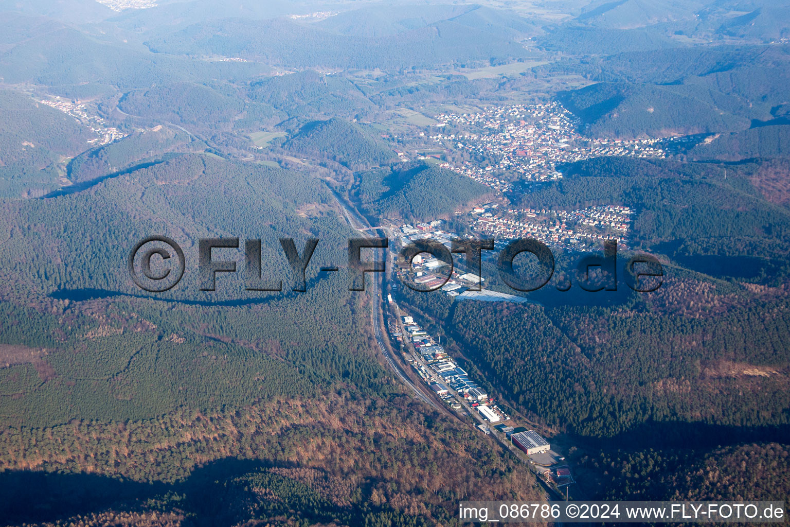 Vue oblique de Hauenstein dans le département Rhénanie-Palatinat, Allemagne