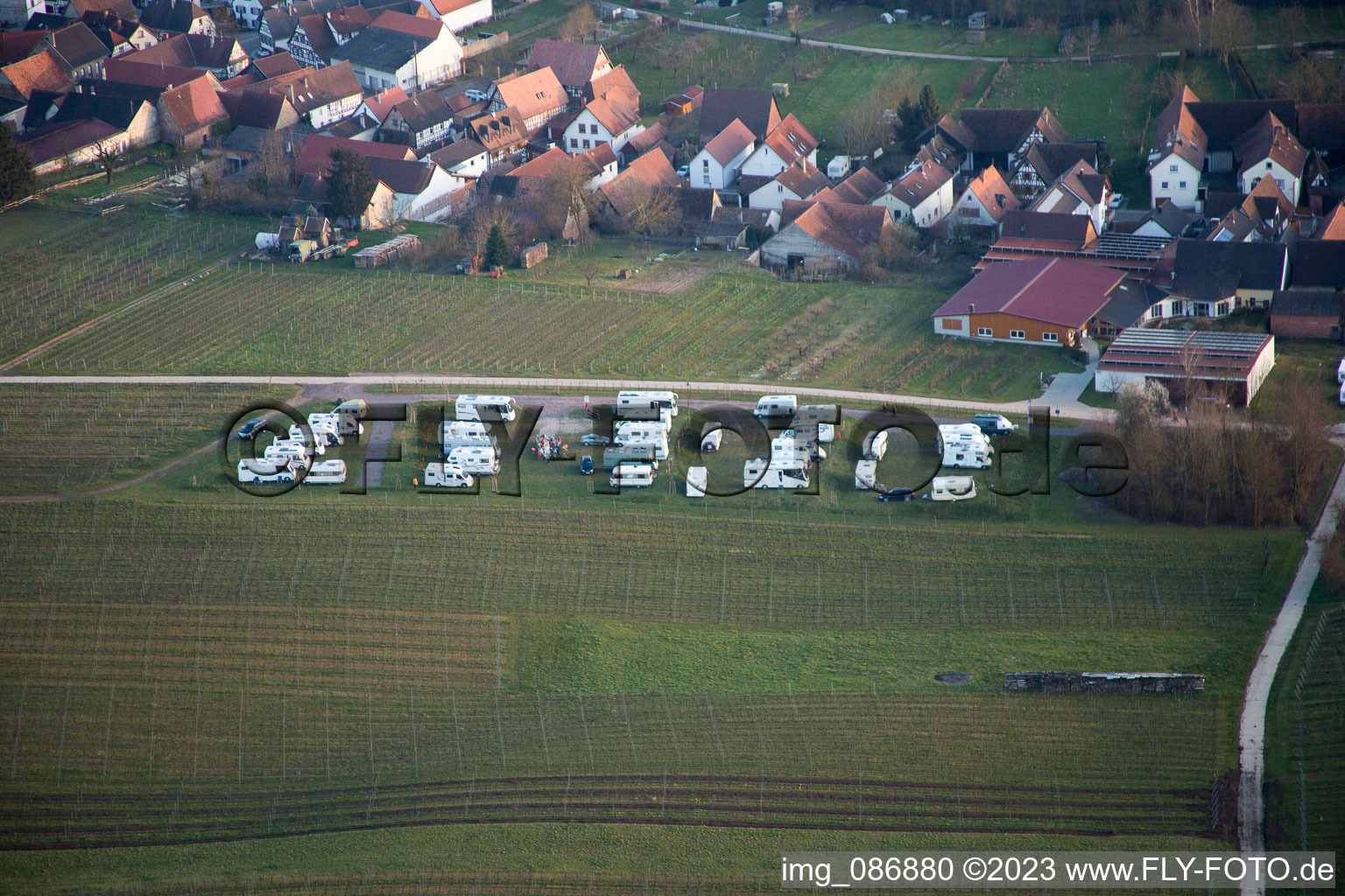 Vue aérienne de Emplacement pour camping-car à Dierbach dans le département Rhénanie-Palatinat, Allemagne