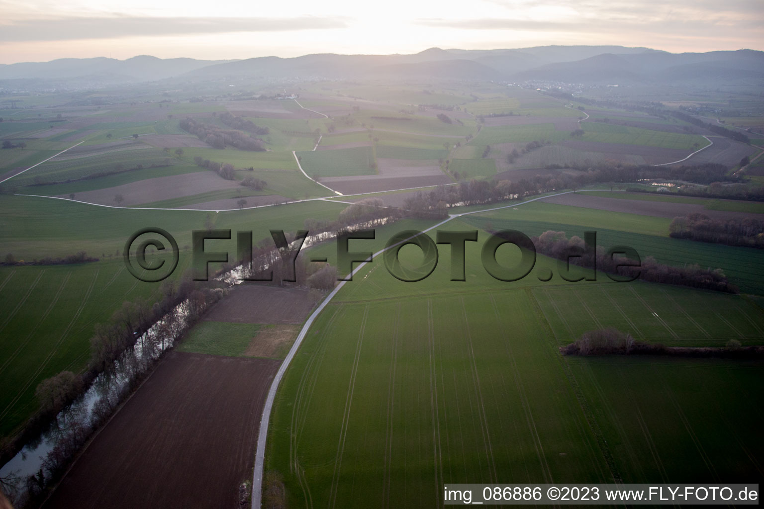 Vue aérienne de Niederotterbach dans le département Rhénanie-Palatinat, Allemagne