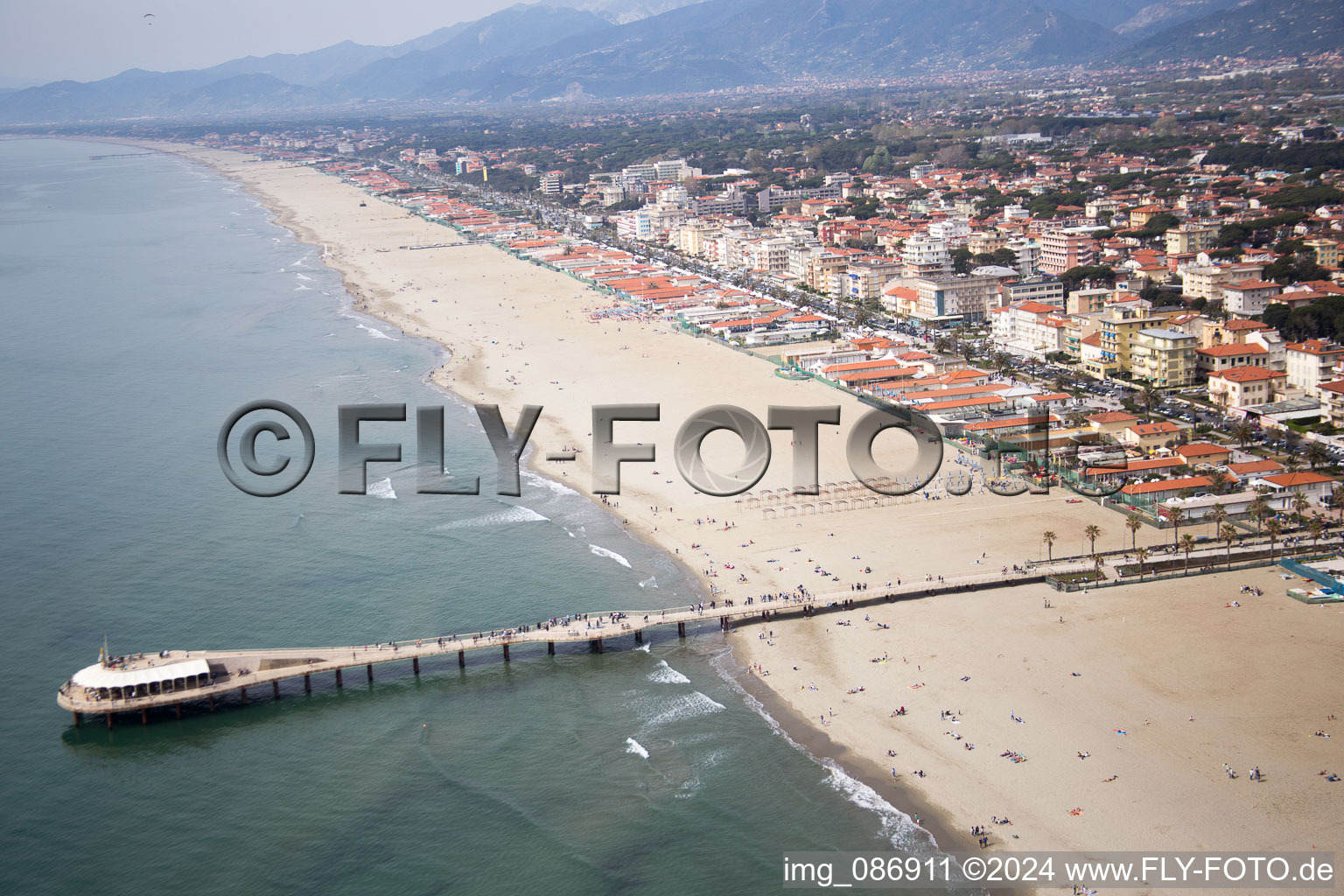 Vue aérienne de Lido di Camaiore dans le département Toscane, Italie