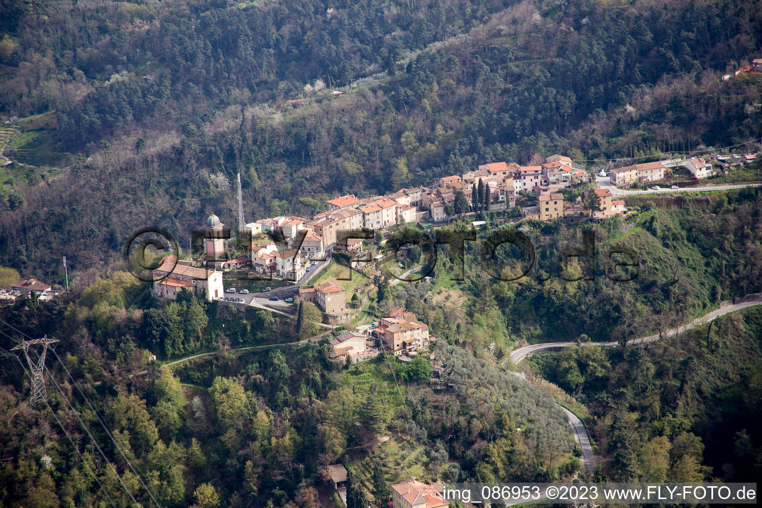 Vue aérienne de Pedona dans le département Toscane, Italie