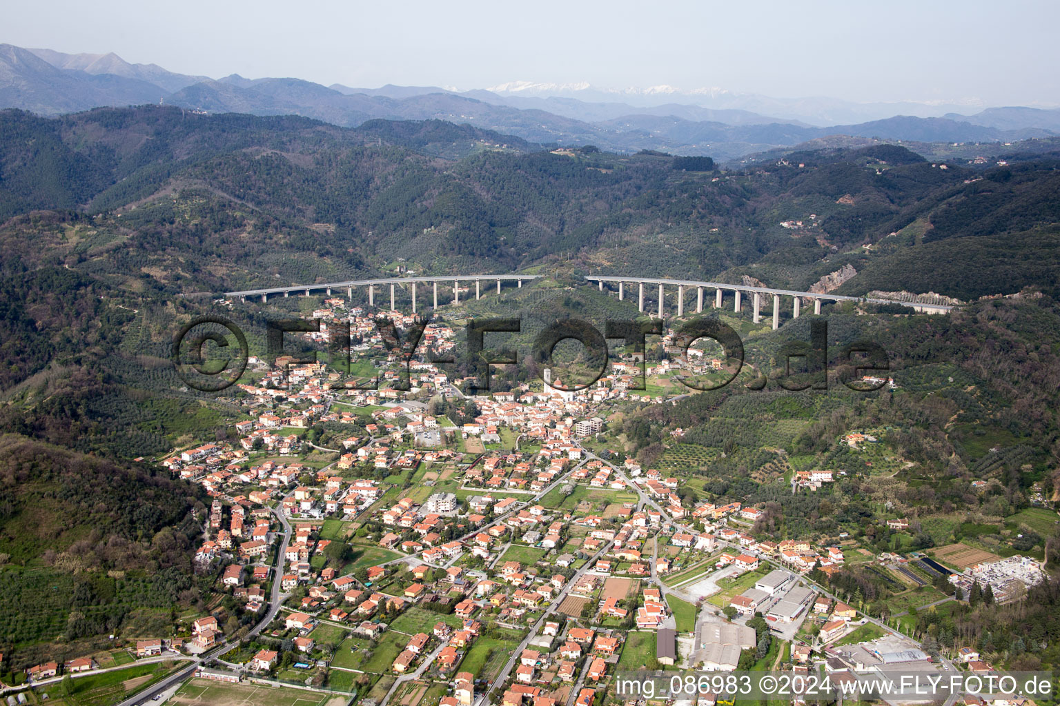 Photographie aérienne de Massarosa dans le département Lucca, Italie