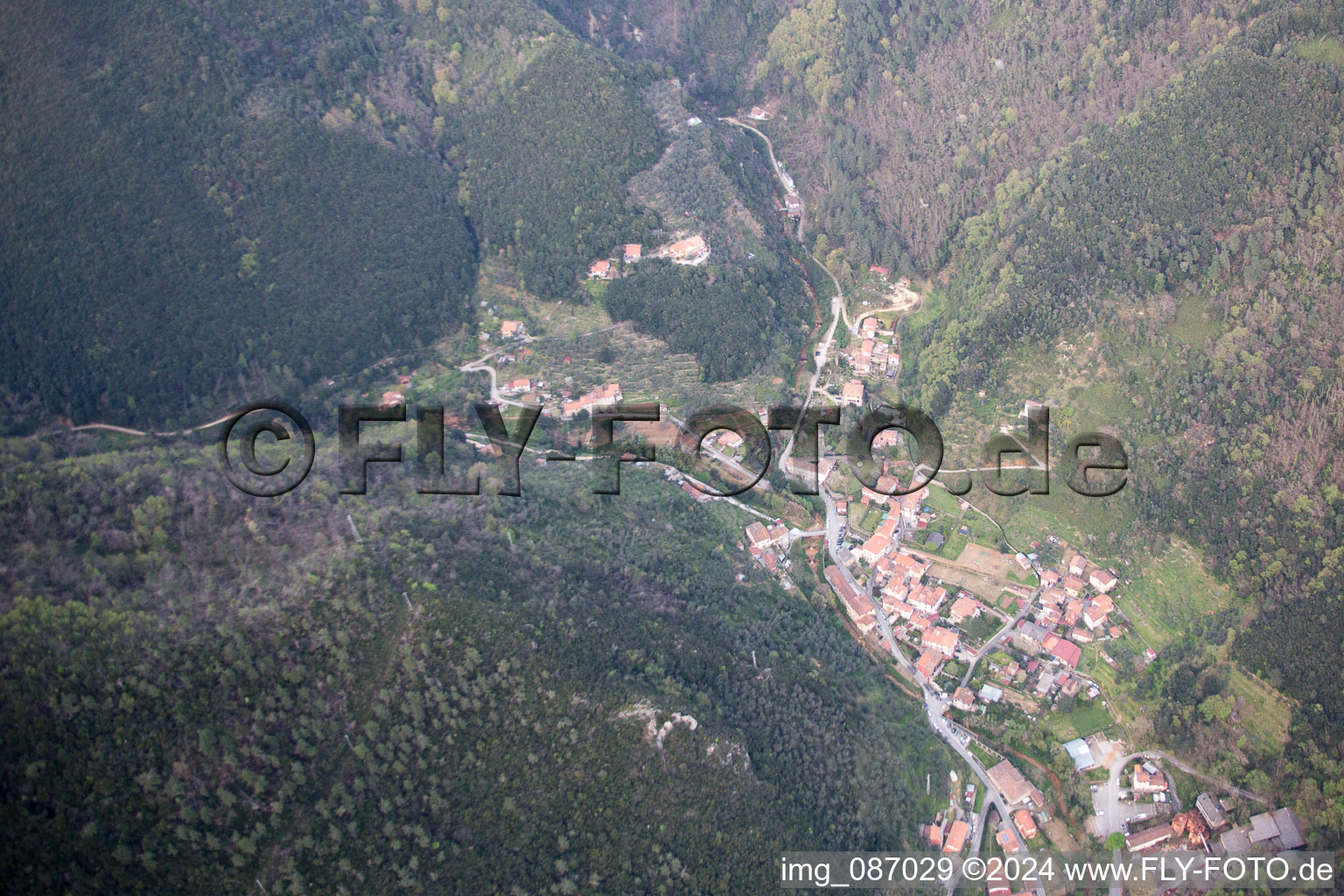 Valdicastello dans le département Toscane, Italie d'en haut