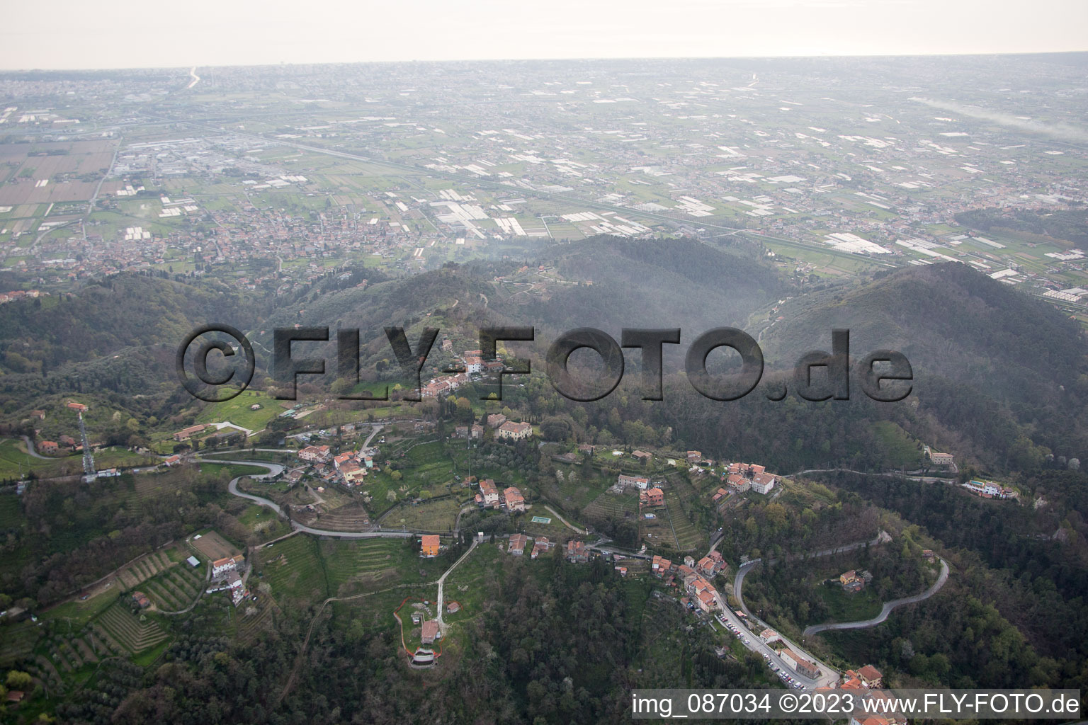 Pedona dans le département Toscane, Italie hors des airs